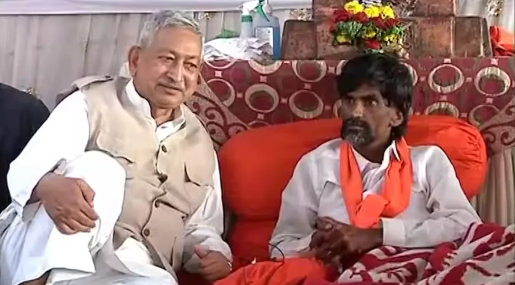 Maratha reservation shrimant shahu maharaj meets manoj jarange patil in jalna