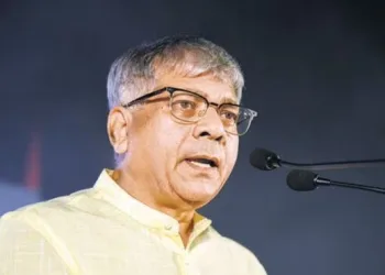 Prakash Ambedkar meets sharad pawar in YB center in mumbai