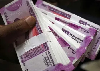 Rs 2000 notes worth Rs 10000 crore left in system