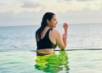 Actress Parineeti Chopra Maldives Vacation Without Raghav Chadha Shared Sensuous Photo From Pool Clicked By Sister In Law