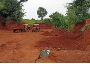 crumbly stone illegal mining in tarade uruli kanchan pune