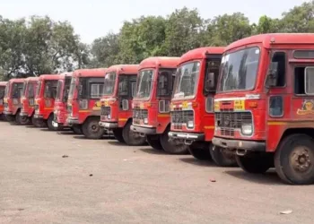 ST employee strike withdraw after meeting government in mumbai