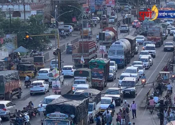 Uruli Kanchan Traffic in talwadi and old elite chowk become problem for people