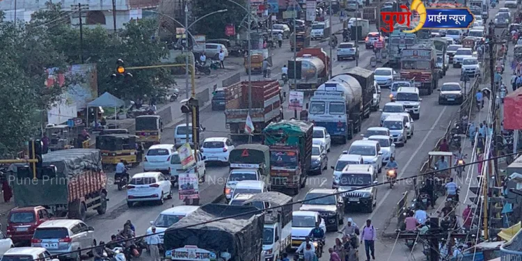 Uruli Kanchan Traffic in talwadi and old elite chowk become problem for people