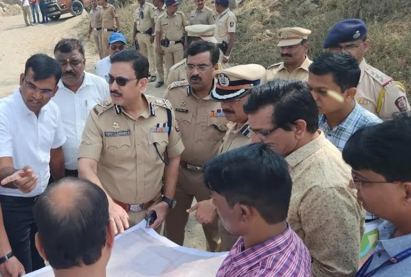 PCMC police commissioner vinay kumar choubey visits proposed land for office
