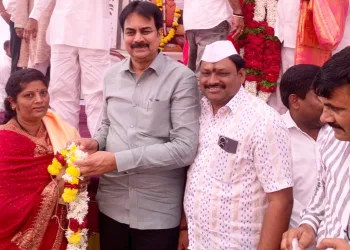 Harshavardhan Patil felicitated narsinhpur sarpanch archana sarvade