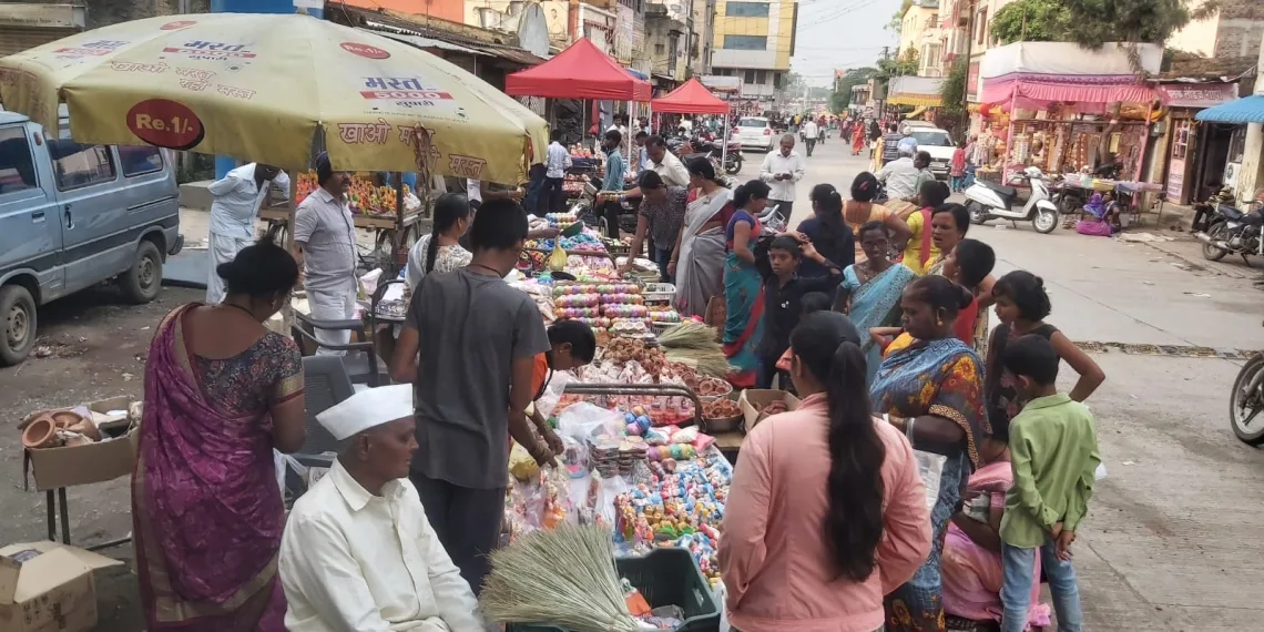 Loni kalbhor and uruli kanchan markets booms ahead of diwali