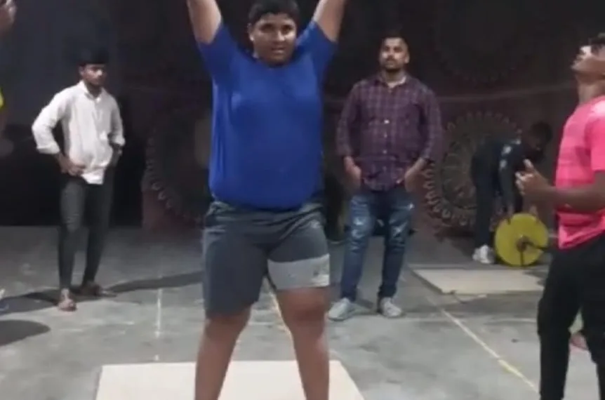 prashant-godse-wins-gold-medal-in-regional-weight-lifting-competition