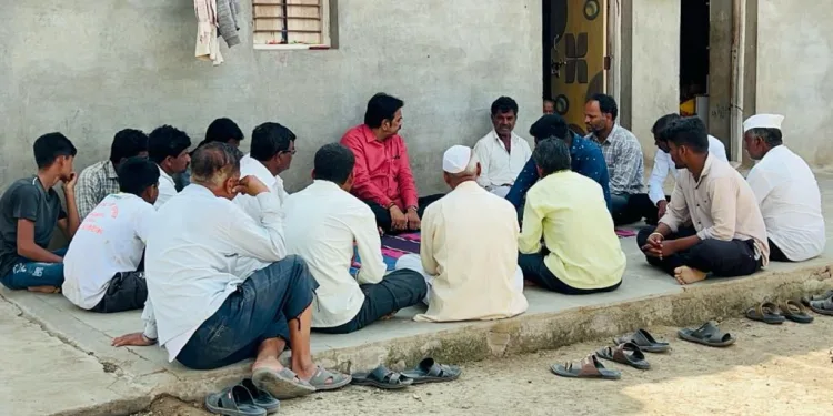 Harshavardhan patil consoles farmers family who died in tunnel