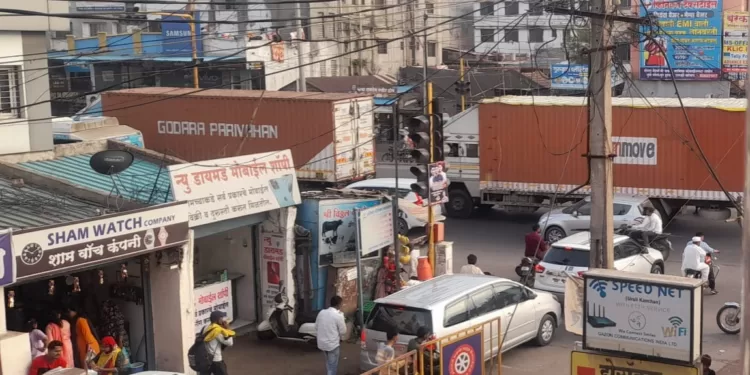 heavy traffic in uruli kanchan haveli pune