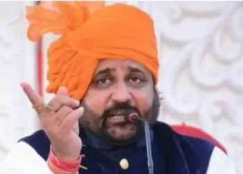 Karni Sena chief Sukhdev Singh Gogamedi shot dead in Jaipur home