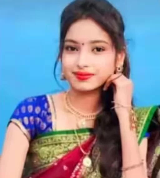 17 year oild girl died in accident in solapur