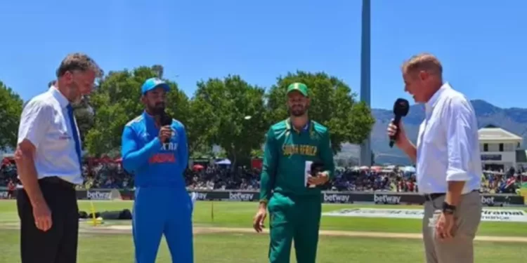 South Africa won the toss and chose to field