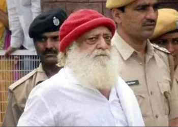 lawyer-came-to-jodhpur-high-court-from-delhi-to-plead-asaram-bapu-s-supporters-beat-him-badly