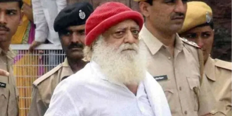 lawyer-came-to-jodhpur-high-court-from-delhi-to-plead-asaram-bapu-s-supporters-beat-him-badly