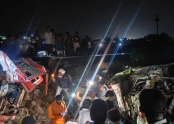 Four people died in accident on manjarsumbha patoda beed