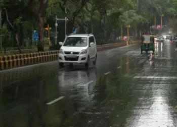 light showers in pune city on tuesday