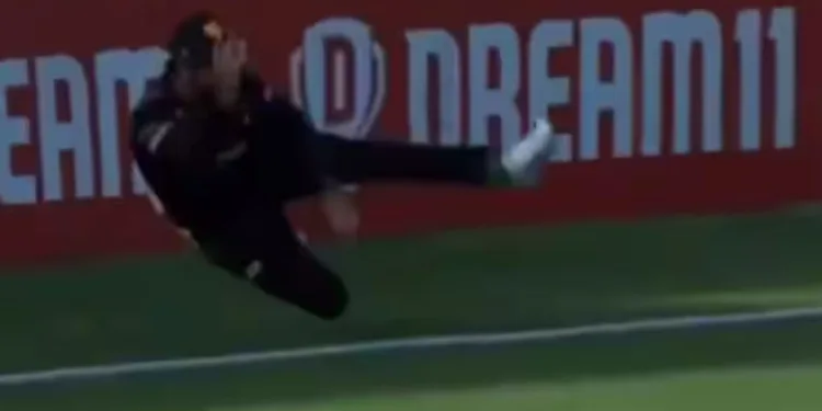 The Greatest Fielding Efforts In Cricket History BBL Viral Catch