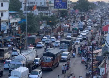 Uruli kanchan jejuri road traffic issue pune solapur highway