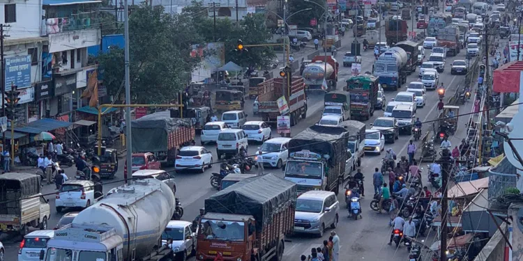 Uruli kanchan jejuri road traffic issue pune solapur highway