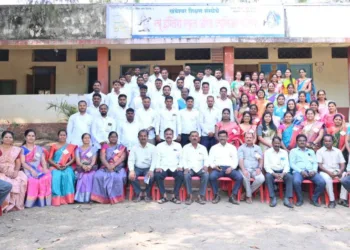 Alumni meet after 16 years at new english school and junior college khamgaon