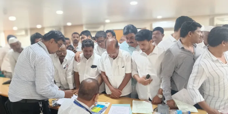320 applications for yashwant cooperative sugar factory election theur pune