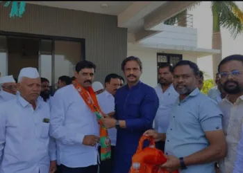 Galandwadi sarpanch joins BJP daund pune