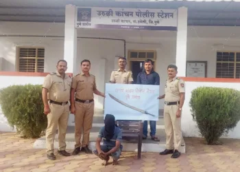 Uruli kanchan police arrested youth taving sword with him pune