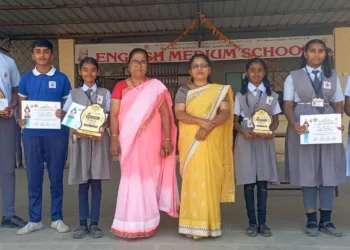 english medium school student success in state level competition loni kalbhor pune