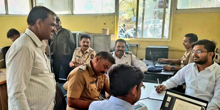 nyay aaplyadari in shikrapur police station pune