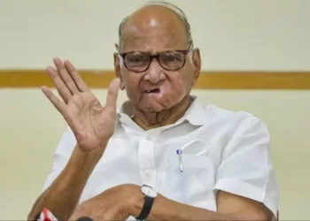 Sharad Pawar criticized eknath shinde and devendra fadnavis in pune