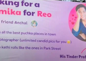 girlfriend finding hoardings goes viral