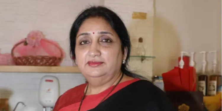 Sunetra Pawar meets dada Jadhavrao in purandar