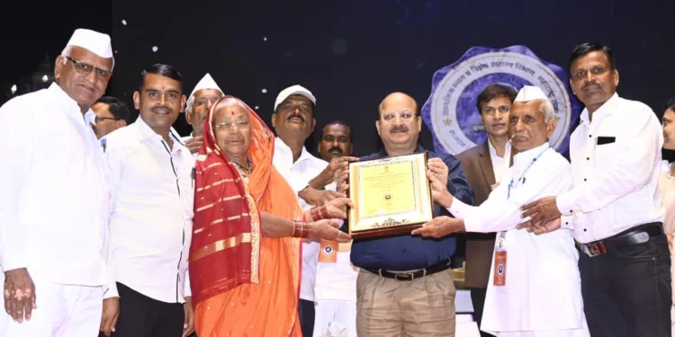 kashinath divekar gets dr babasaheb ambedkar award daund pune