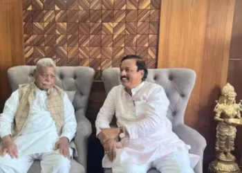 Sunil tatkare meets anantrao thopte in bhor regarding baramati loksabha