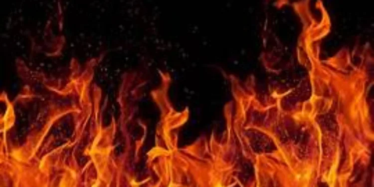 Shop caught with fire in shikrapur pune