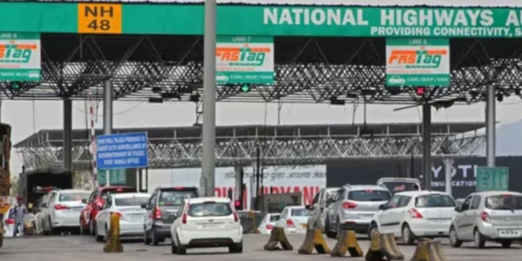five rupees hike in toll at chalakwadi pune nashik toll plaza