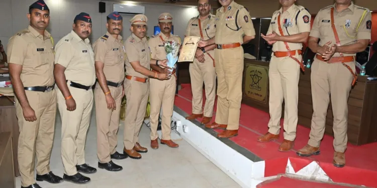 Shikhrapur Police felicitated for doing excellent job by IG