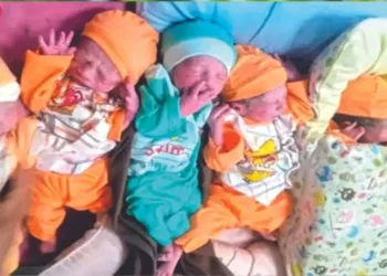 Rawalpindi Pakistani woman gives birth to 6 babies in rare case