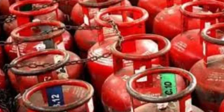 LPG cylinder prices cut by Rs 30 rupees in commercial