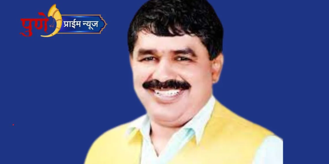 Vanchit Bahujan Aghadi shirur candidate Mangaldas bandal meets DCM devendra fadnavis in Indapur