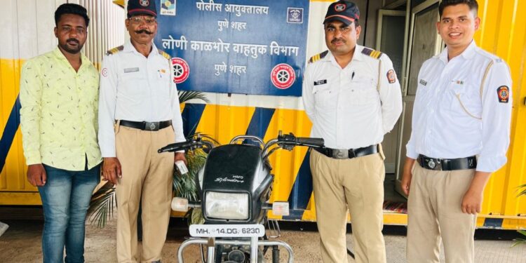 Loni Kalbhor police caught 2 two wheeler of theft pune