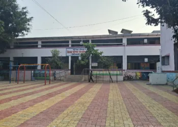 students on waiting in loni kalbhor and theur ZP school for admission pune