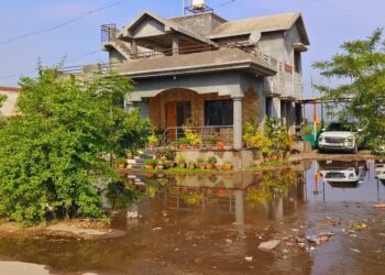 thousand litres water wasted as released without cleaning canals pune