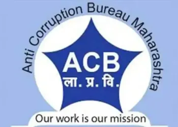 Account officer caught red hand while taking bribe in alibaug raigad