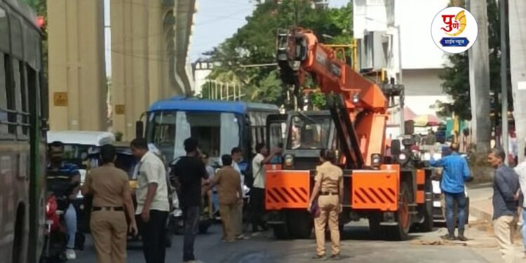 Cycle rider died as crane hits on karve road pune