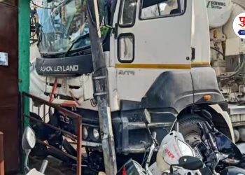 One died in road accident in chandani chowk pune