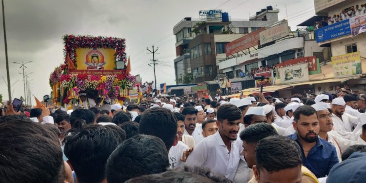FIR registered against uruli kanchan villagers for stopping sant tukaram maharaj palakhi procession