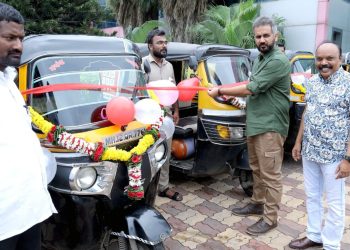 Mukhyamantri mazi ladki bahin yojna campaigning through autorikshaw by PCMC