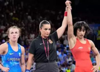 Star grappler Vinesh Phogat enters maiden Olympic semi-final